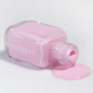 babe magnet | Pink nail polish