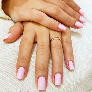 babe magnet | Pink nail polish
