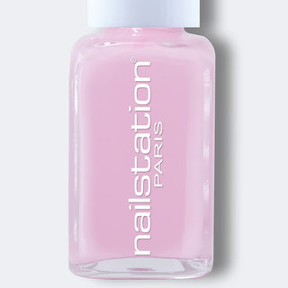 babe magnet | Pink nail polish