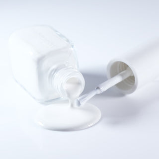 blanc | White nail polish