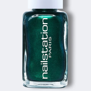 cabaret vert | Shimmer green nail polish