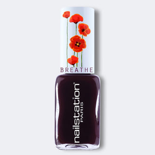 carré fondant | Breathable and water permeable nail polish | Maroon