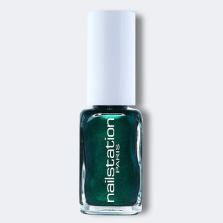 cabaret vert | Shimmer green nail polish