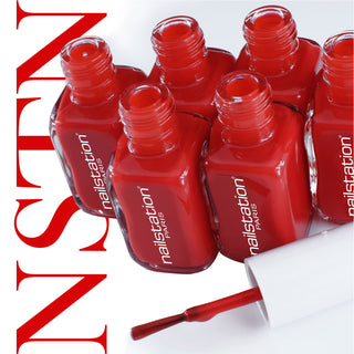 chance en chine | Red nail polish