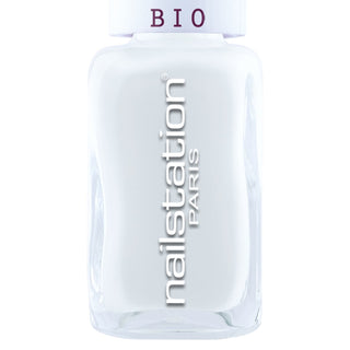 cold mistral | Easy green nail polish | White