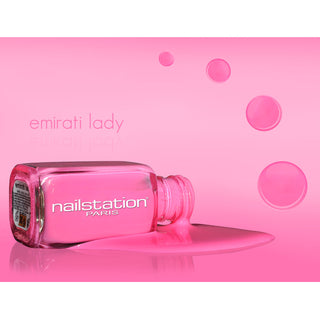 emirati lady | Neon pink nail polish