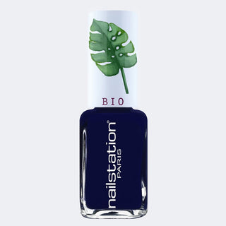 femme de l'ombre | Easy green nail polish | Blue