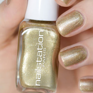 first prize | Gold shimmer nail polish