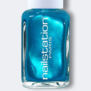 fleur bleue | Blue shimmer nail polish
