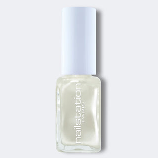 frisson | Pearly white semi-transparent "Glazed Donut Effect" in one coat