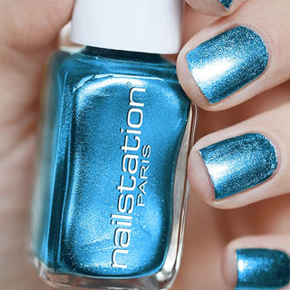icy | Blue shimmer nail polish
