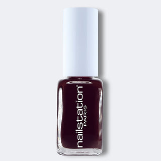incontestable | Maroon nail polish