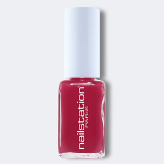 indispensable | Dark fuchsia nail polish