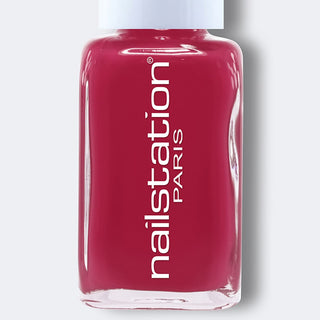 indispensable | Dark fuchsia nail polish