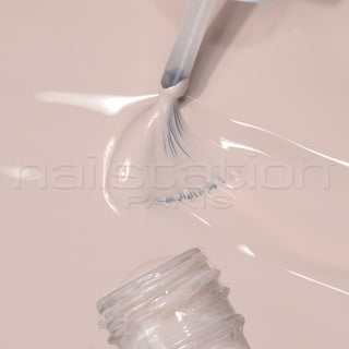l'inconnue | Nude nail polish