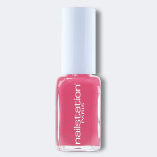 maternelle | Pink nail polish