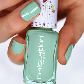 menthe glacée | Breathable and water permeable nail polish | Green