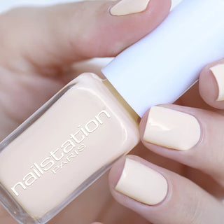 meringue | Beige nail polish