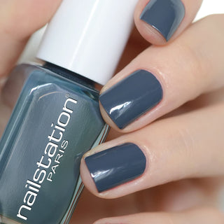 minuit à paris | Grey nail polish