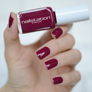 Miss, Fuchsia red nail polish - opaque,  Long-lasting, glossy, professional-quality brush