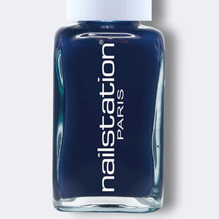 pétroleuses | Blue nail polish