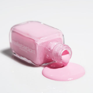 pin-up | Pink nail polish