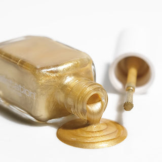 règle d'or | Gold shimmer nail polish