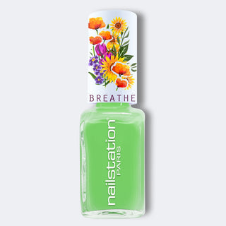 street style | Breathable and water permeable nail polish | Neon Green