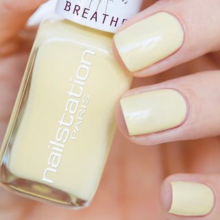vaniglia | Breathable and water permeable nail polish | Pastel yellow