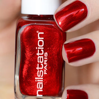 vie privée | Red  Shimmer nail polish